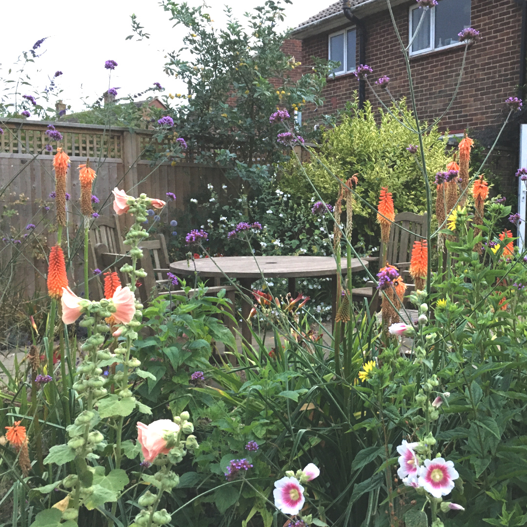 The Gentle Sweep seasonal blooms along garden sweep